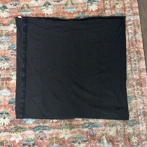 Lululemon Vinyasa Scarf, Black and Dark Grey Stripe, snap closer